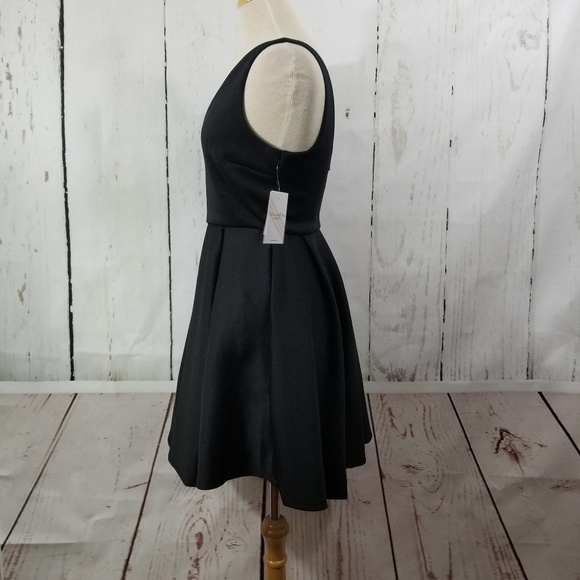 KALANI HILLIKER for Alyce V-Neck Dress w/Pockets - Picture 4 of 9